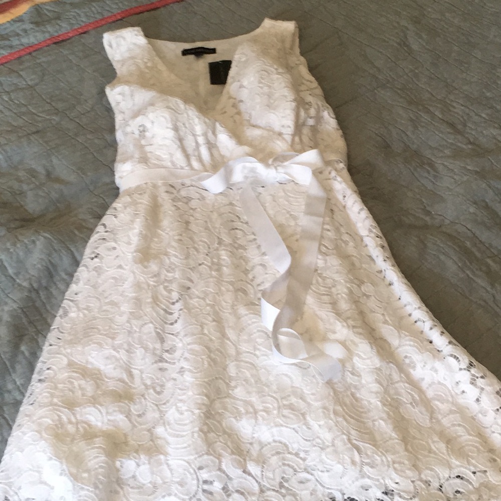 Lane Bryant white sleeveless V neck dress w/belt
